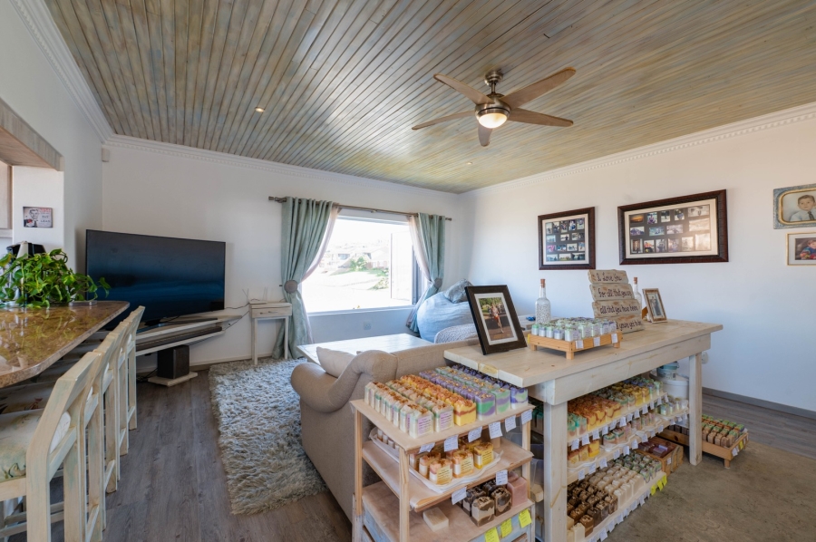 4 Bedroom Property for Sale in Outeniqua Strand Western Cape